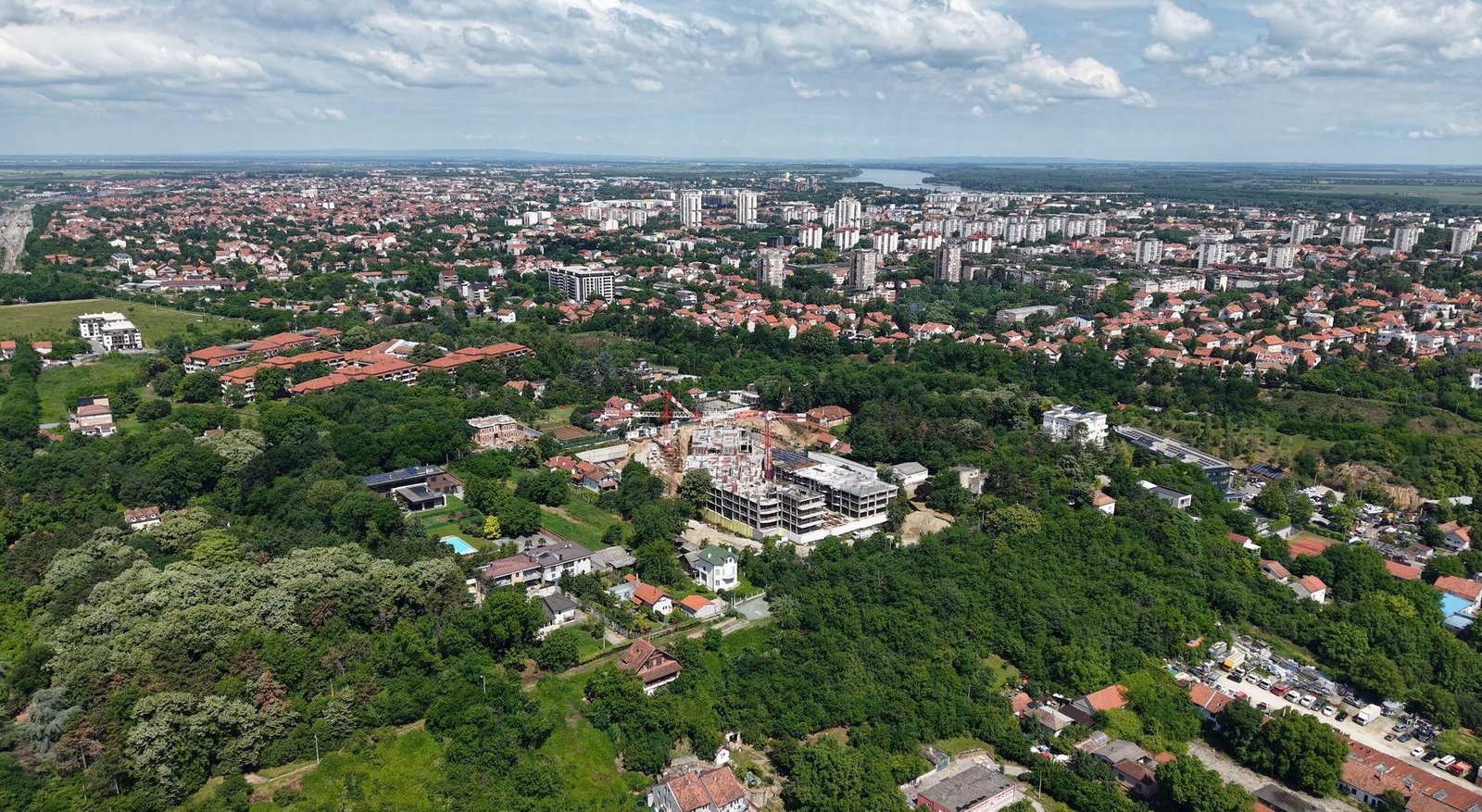 1547b599 e297 4fc7 a910 7f5bf5833839